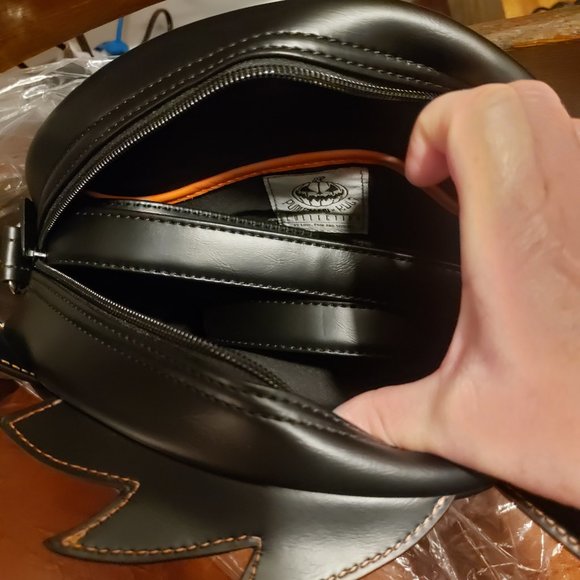 Love Pain and Stitches Classic Halloween Kitty Purse - Picture 2 of 2